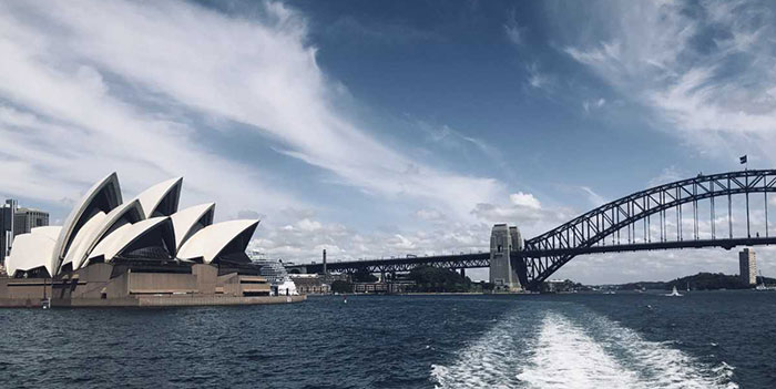 悉尼歌剧院-从水上看